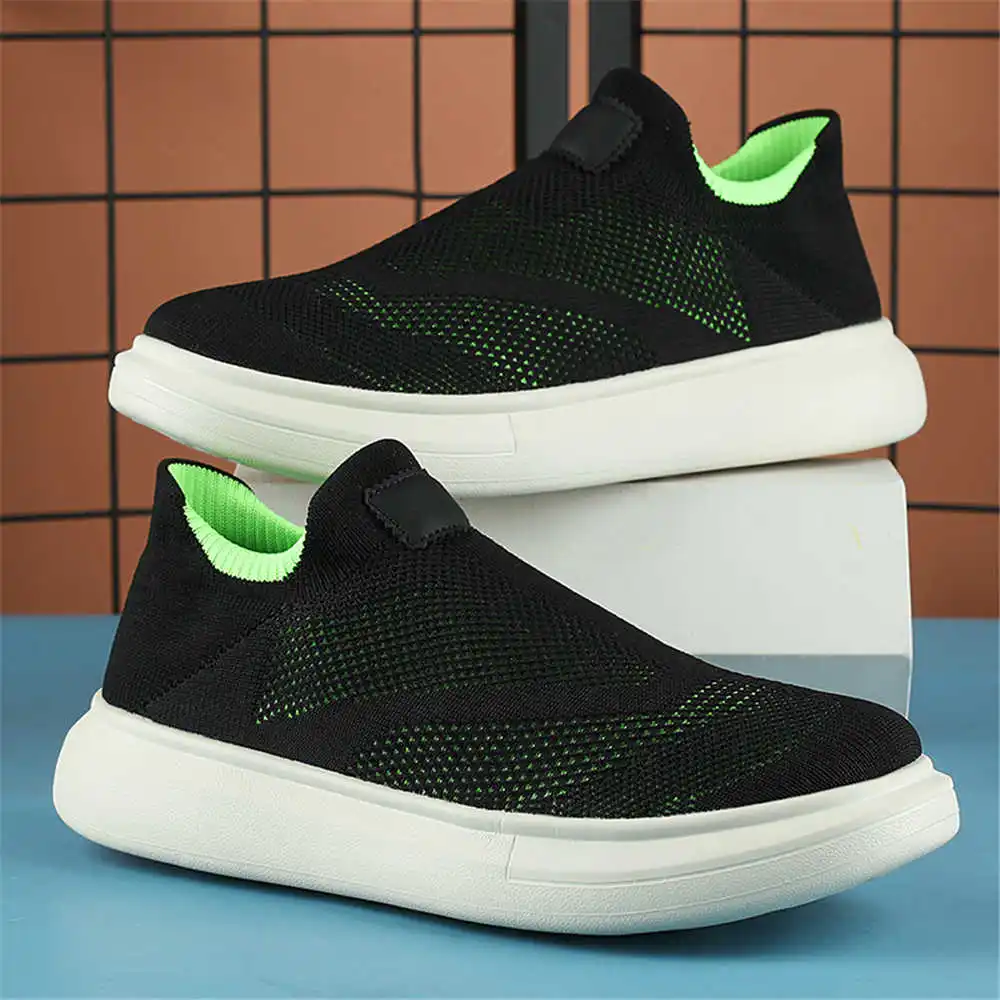 Calze con plateau scarpe marro - Tech Office Outfits Men recensione e prezzo