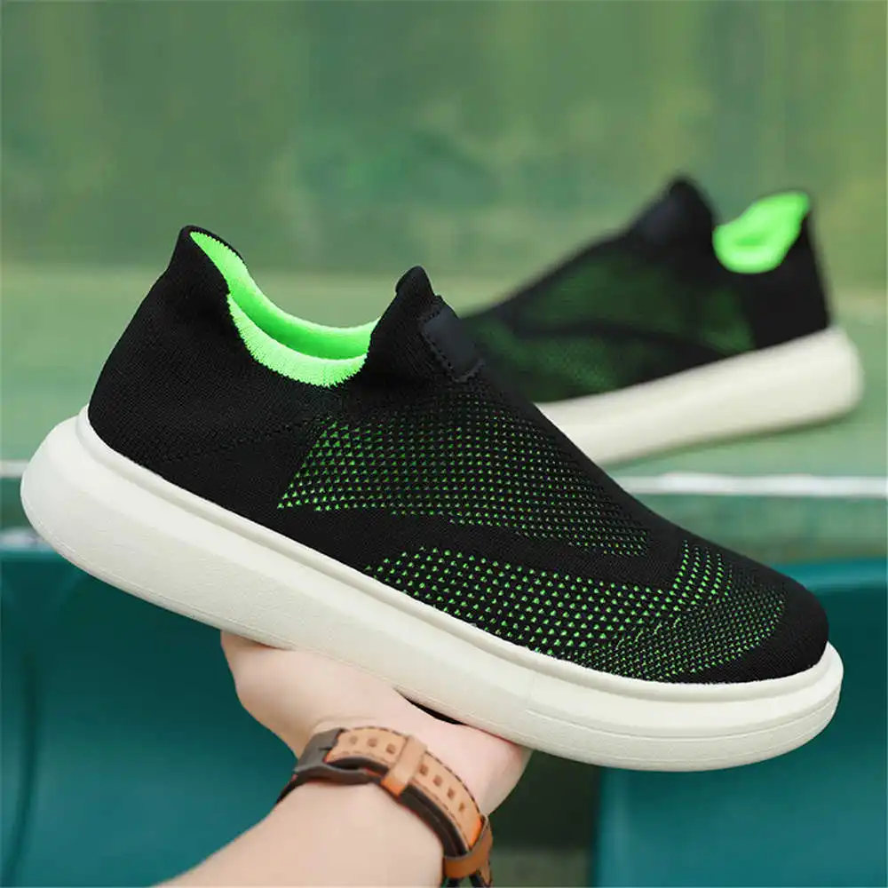 Calze con plateau scarpe marro - Tech Office Outfits Men recensione e prezzo